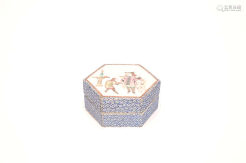 A Chinese Porcelain Box with Cover