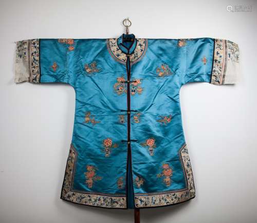 CHINESE QING DYNASTY BLUE EMBROIDERY LADY ROBE