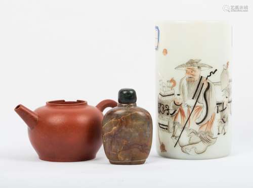 CHINESE TEAPOT, SNUFF BOTTLE, AND BRUSH POT