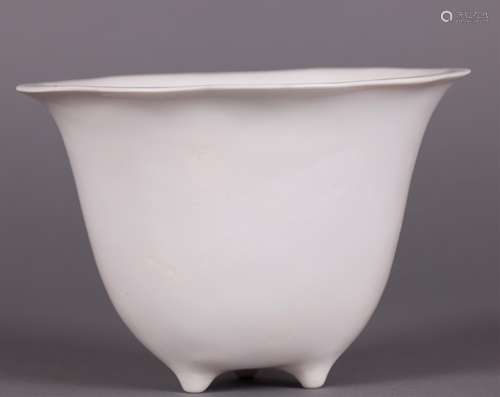 CHINESE DEHUA LOTUS SHAPED CUP