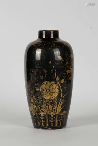 CHINESE GILT ON BLACK GLAZED FLOWER VASE