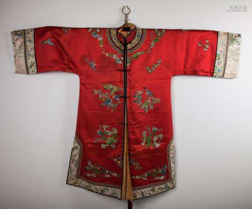 CHINESE QING DYNASTY RED EMBROIDERY LADY ROBE