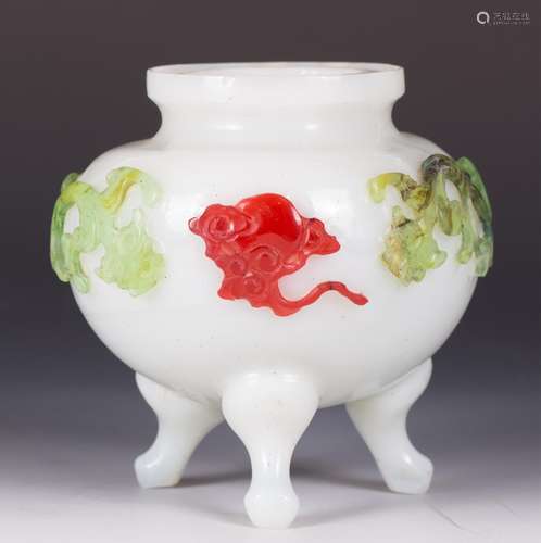 CHINESE WHITE PEKING GLASS TRIPOD CENSER