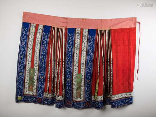 CHINESE QING DYNASTY LADY EMBROIDERY SKIRT