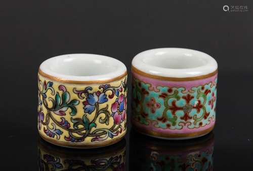 TWO CHINESE PORCELAIN ENAMELED THUMB RINGS