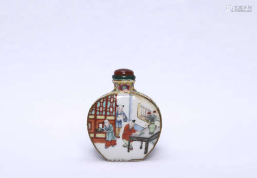 A Chinese Pastels Porcelain Snuff Bottle
