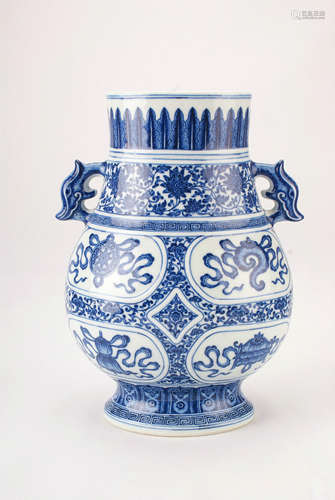 A Chinese Blue and White Porcelain Jar