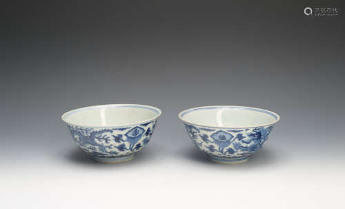 A Pair of Chinese Blue and White Porcelain Bowls 