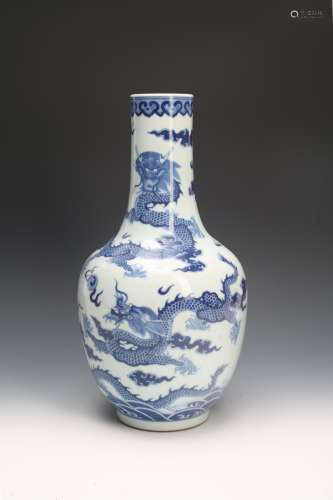 A Chinese Blue and White Porcelain Vase