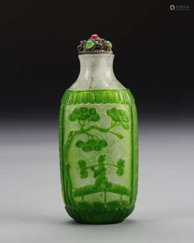 Chinese Peking Glass Snuff Bottle