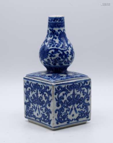 Chinese Blue and White Double Gourd Vase