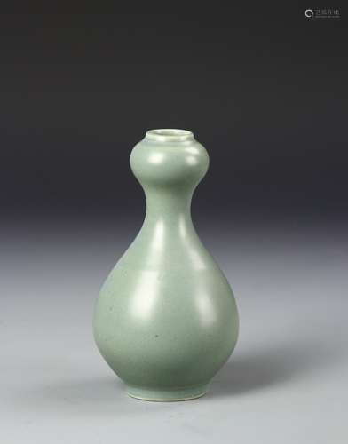 Chinese Celadon Garlic Head Vase