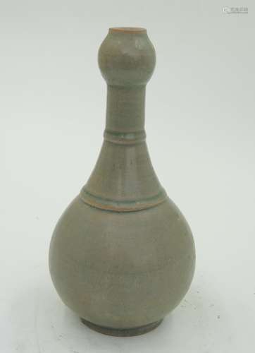 CHINESE CELADON GARLIC HEAD POTTERY VASE