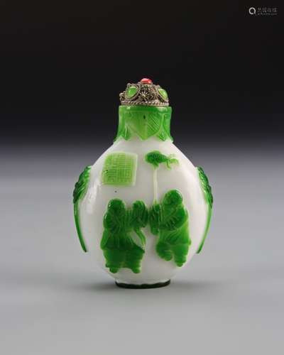 Chinese Peking Glass Snuff Bottle