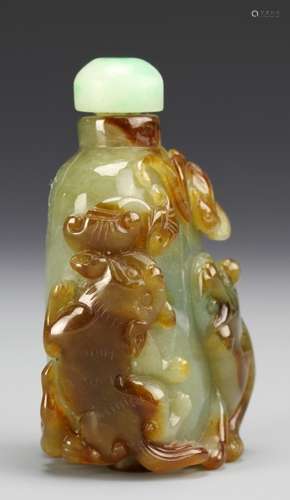 Chinese Carved Jadeite Snuff Bottle