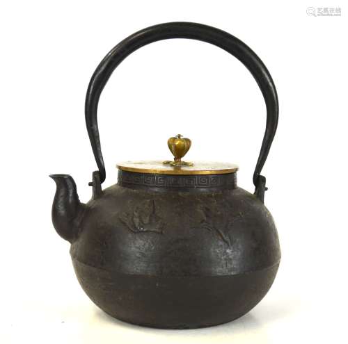 Japanese Cast Iron Teapot w. Bronze Cover