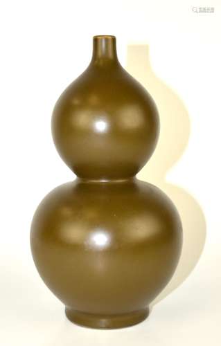 Chinese Tea Dust Double Gourd Vase