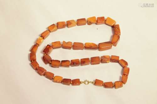 Chinese Butterscotch Amber Beads Necklace