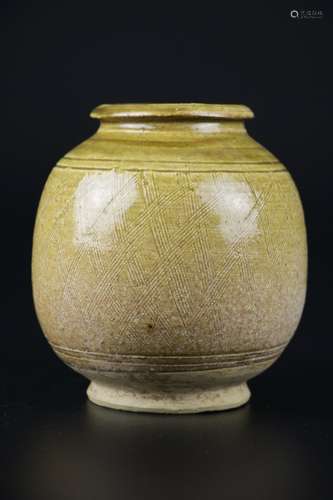 Tang Dynasty GeYao Ware Jar