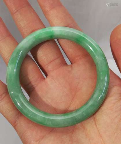 Chinese Jadeite Bangle