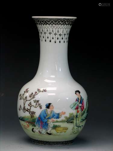 Chinese famille rose porcelain vase