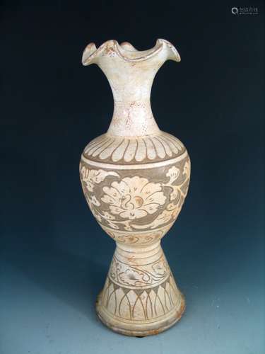 Chinese staw glaze petal rim porcelain vase