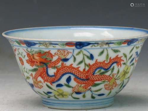 Chinese Wucai porcelain dish, dragon and phoenix