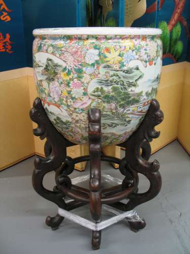 Huge Chinese famille rose porcelain jardiniere with