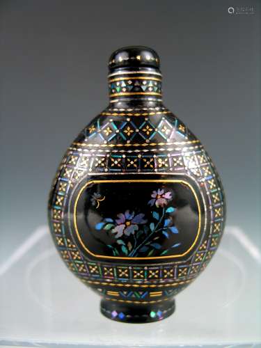 Chinese lacquer snuff bottle with mother of pearl