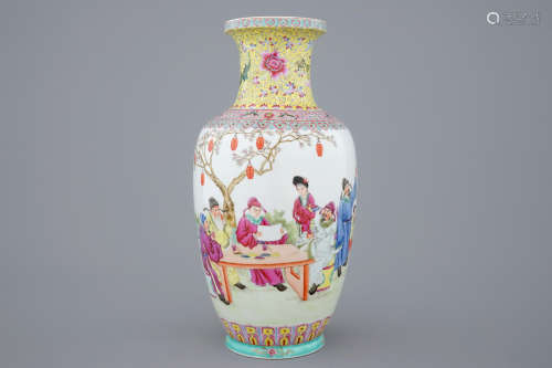 A fine Chinese Republic famille rose vase with a garden scene, 20th C.