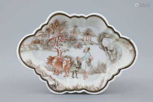 A fine Chinese grisaille spoon tray, Yongzheng/Qianlong