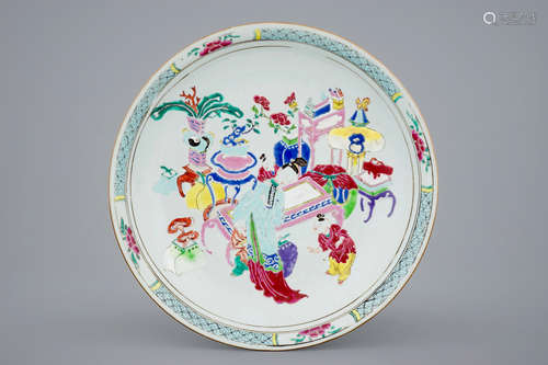 A fine Chinese famille rose dish, Yongzheng/Qianlong, 18th C.