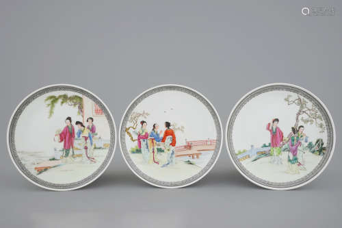 A set of three Chinese Republic famille rose plates, 20th C.