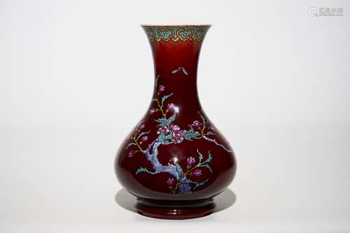 A Chinese enamelled langyao yuhuchunping vase, 18/19th C.