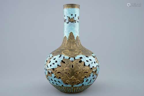 A Chinese double-walled tianqiuping vase with robin's egg and gilt black glazed design, 19/20th C.