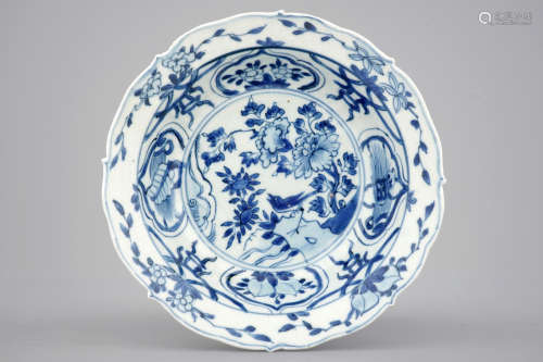 A blue and white Chinese kraak porcelain klapmuts bowl with a bird, Wanli, 1573-1619