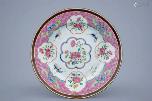 A Chinese famille rose plate with butterflies, Qianlong, 18th C.