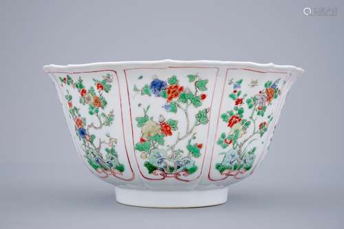 A fine Chinese famille verte bowl with floral design, Kangxi