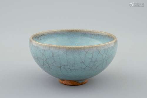 A small Chinese junyao glazed bowl, prob. Song Dynasty, 10/13th C.