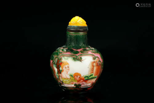 FAMILLE ROSE GLASS OVERLAY 'WESTERNERS' SNUFF BOTTLE