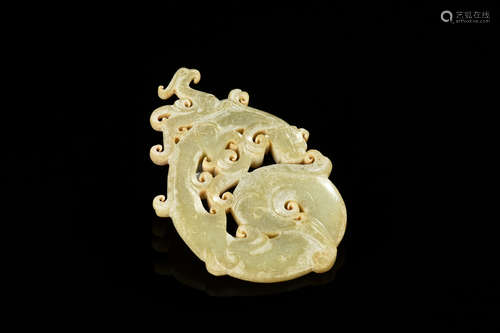 JADE PIERCE CARVED 'PHOENIX AND DRAGON' PENDANT