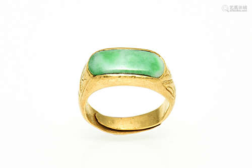 24K YELLOW GOLD JADEITE RING