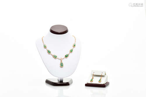 JADEITE NECKLACE AND EARRINGS SET WITH GIA CERTIFICATE