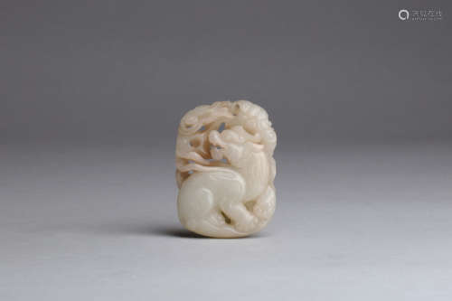 JADE CARVED 'MYTHICAL BEAST' PENDANT