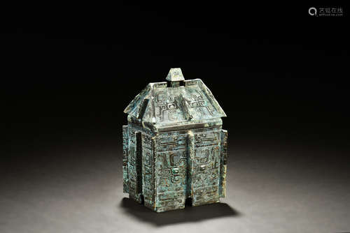 ARCHAIC BRONZE CAST RECTANGULAR RITUAL VESSEL, YI