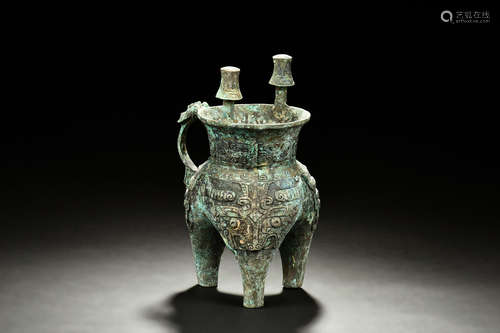 ARCHAIC BRONZE CAST RITUAL VESSEL, JIA