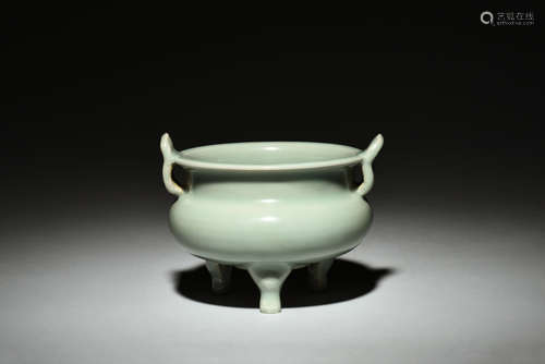 CELADON GLAZED TRIPOD CENSER WITH HANDLES