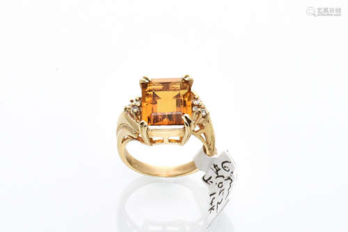 14K YELLOW GOLD DIAMOND AND CITRINE RING