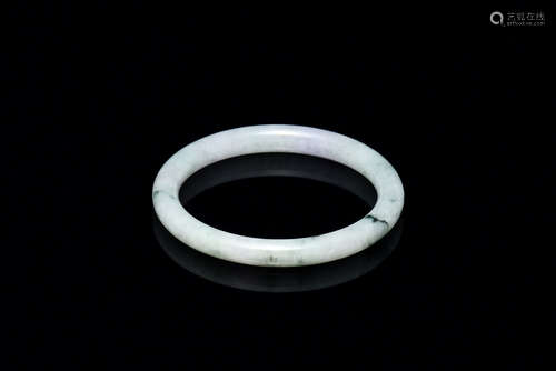 JADEITE ROUND BANGLE