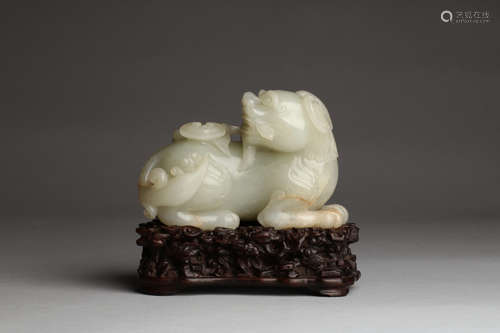 JADE CARVED 'MYTHICAL BEAST' FIGURE